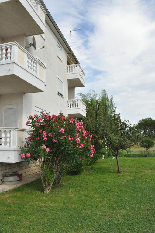 Apartments Smilja Ljubač エクステリア 写真