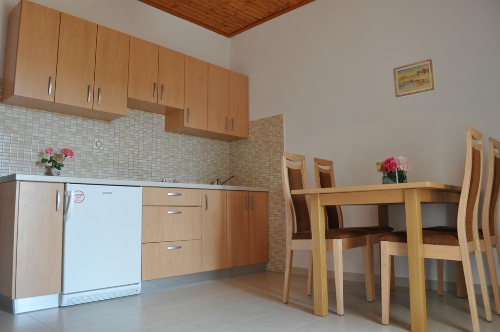Apartments Smilja Ljubač エクステリア 写真